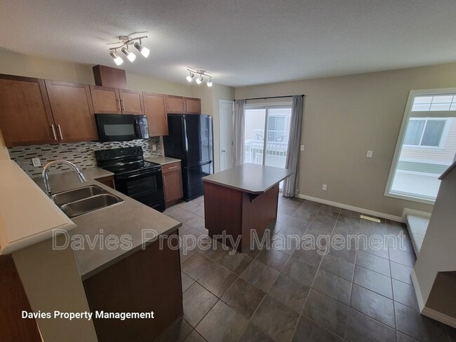 Photo du bâtiment - 1804-1870 70 St SW