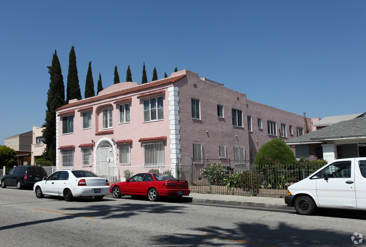 Primary Photo - 6730 Malabar St