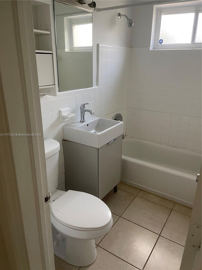 Foto del edificio - 115 NW 120th St