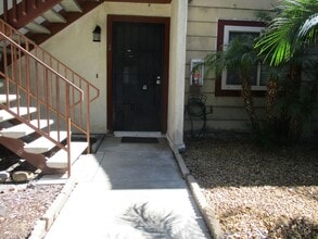 Building Photo - 820 Tamayo Dr