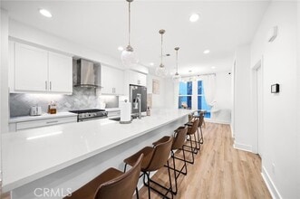 Building Photo - 657 Wedge