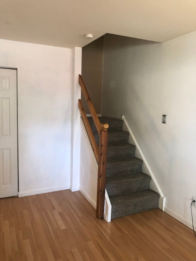 Building Photo - 7015 Ridge Ave