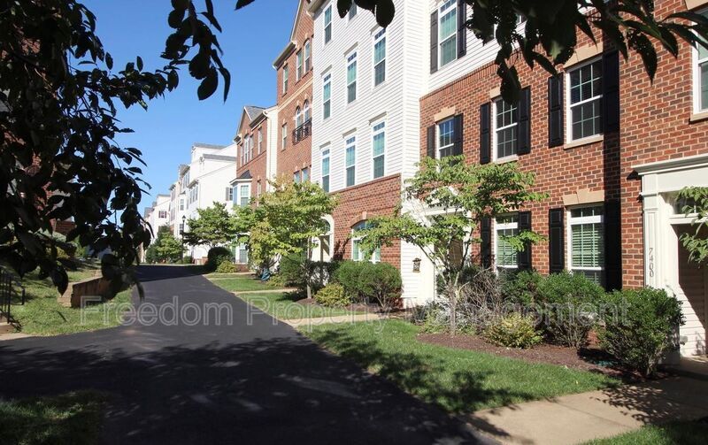 Foto del edificio - 7408 Brunson Cir