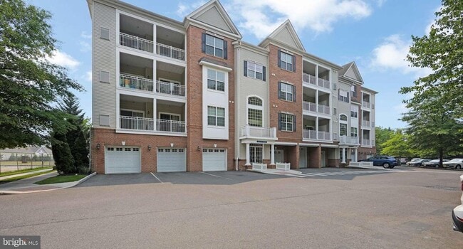 Building Photo - 244 Park Pl Dr