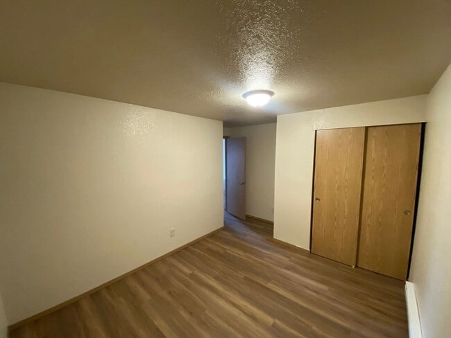 Foto del edificio - 2 bedroom unit with balcony!
