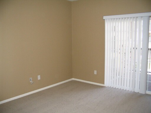 Building Photo - Lovely, Vista Ridge 2 bedroom, 2 bath Condo