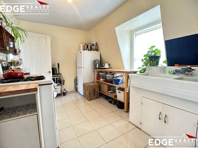 Building Photo - 106 Ellery St