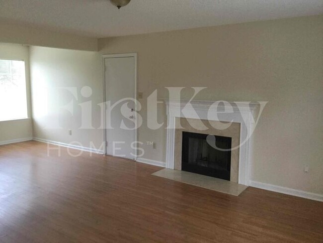 Building Photo - 1579 Belle Trees Dr