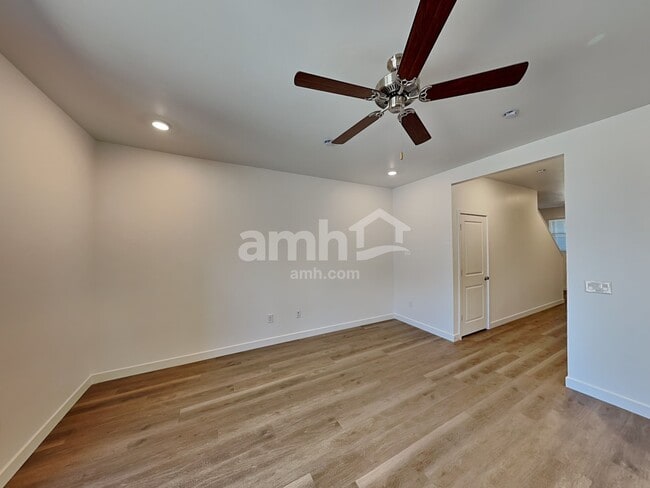 Foto del edificio - 7352 S Avenida Obelo