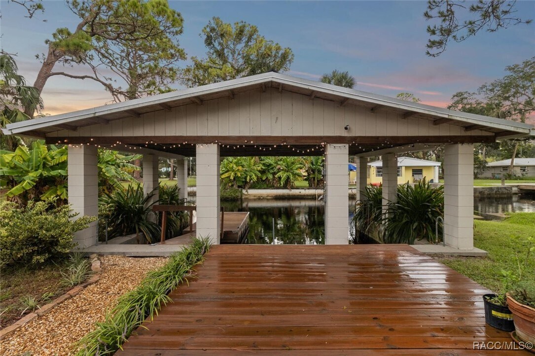 Primary Photo - 6811 Riverside Dr
