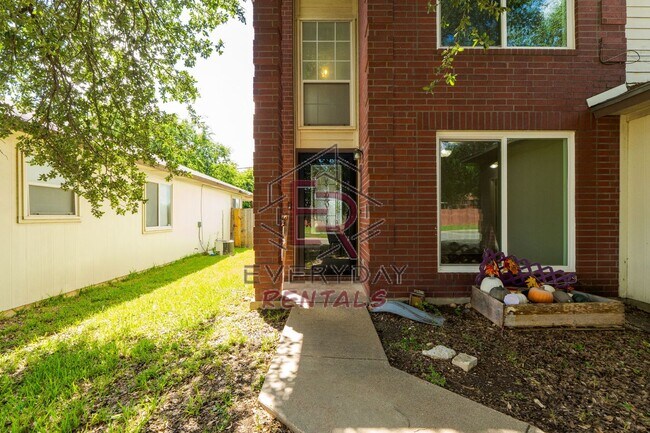 Building Photo - 2513 Haven Dr