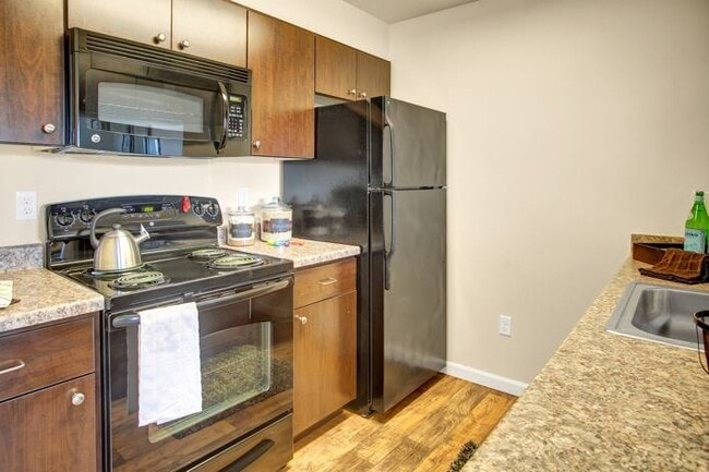 Foto del edificio - z-120125-Trax at DuPont Station Apartments