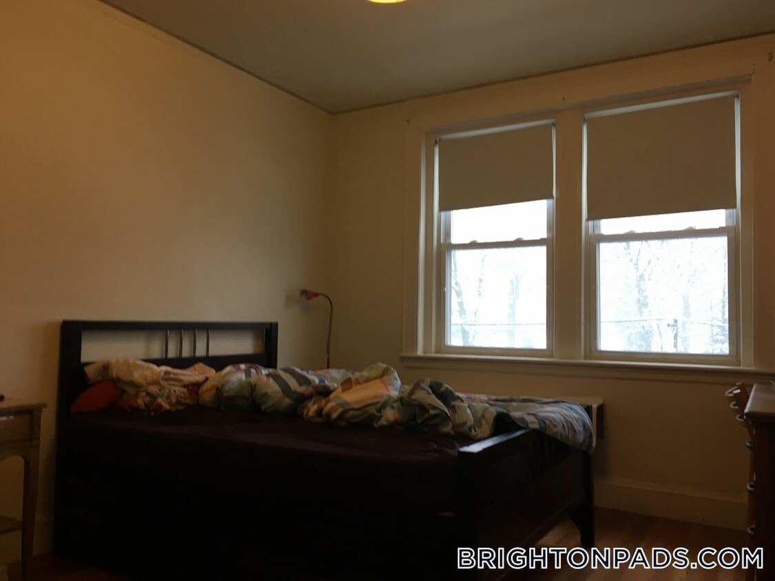 Foto principal - 2045 Commonwealth Ave