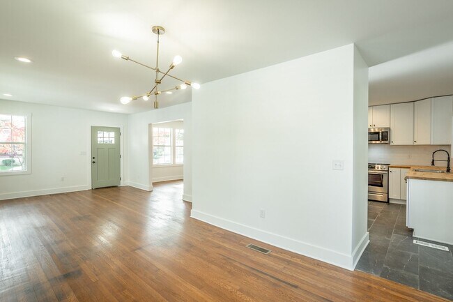 Building Photo - 2105 Ivy St