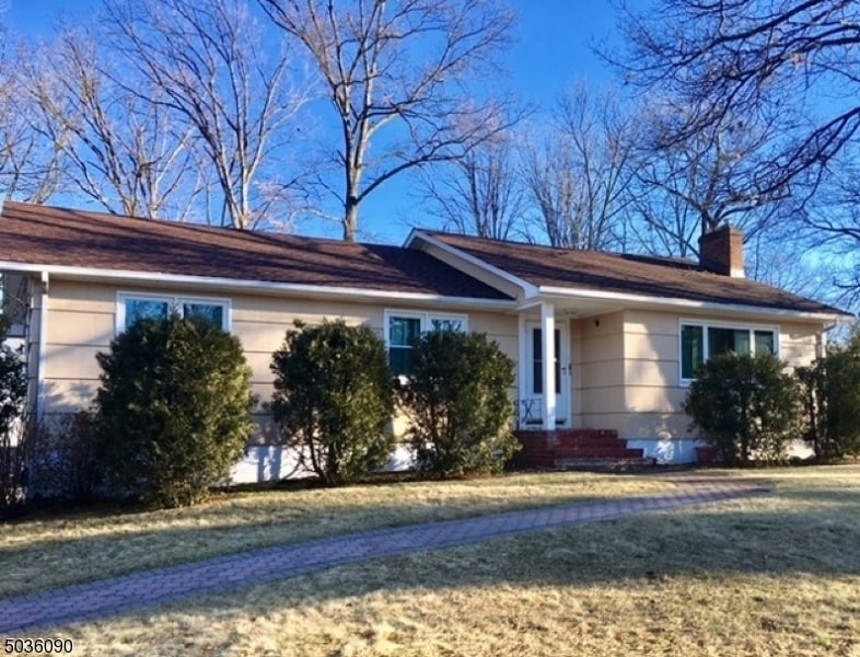 Primary Photo - 23 Hilltop Cir