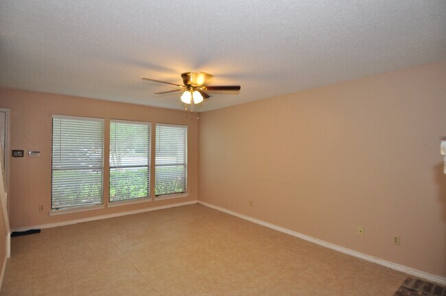 Foto del edificio - 13405 Saddlebrook Trail
