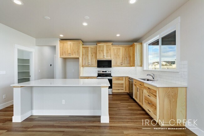 Building Photo - Brand-new construction with 3 bedrooms + o...