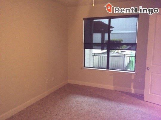Building Photo - 8787 Woodway Dr