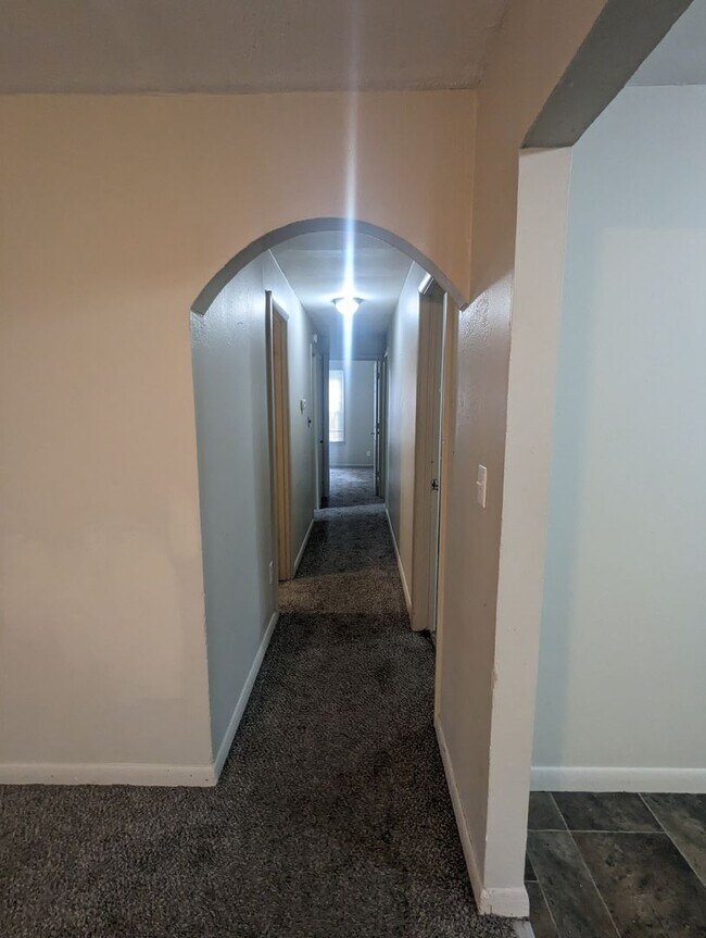 Foto del edificio - 3 Bedroom House in Boonville