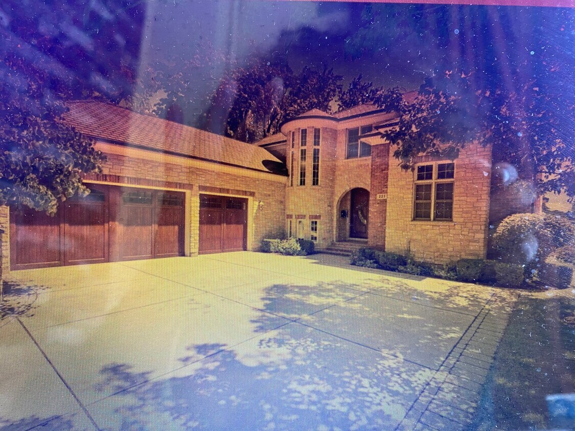 221 Murphy Lake Ln, Park Ridge, IL 60068 House for Rent in Park Ridge