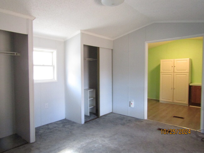 Building Photo - 220 Chaplin Rd
