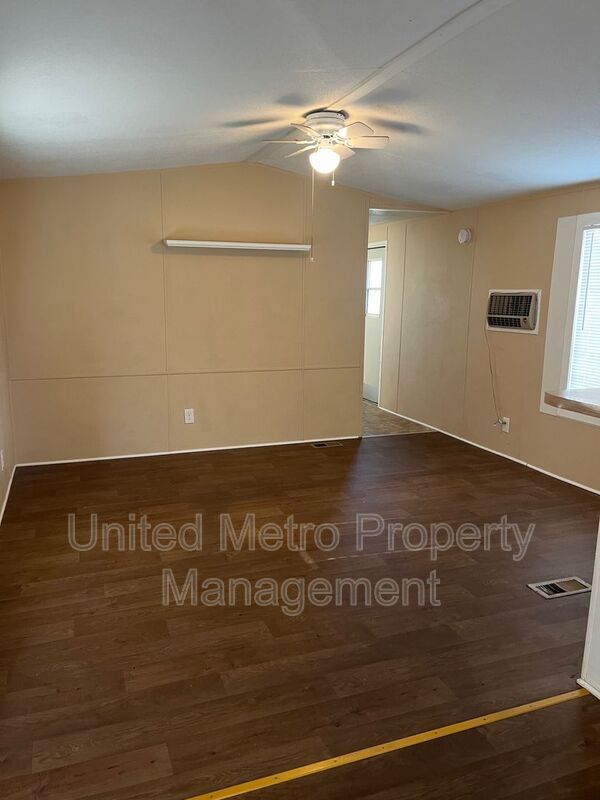 Foto del edificio - 7700 E Broken Wagon Way