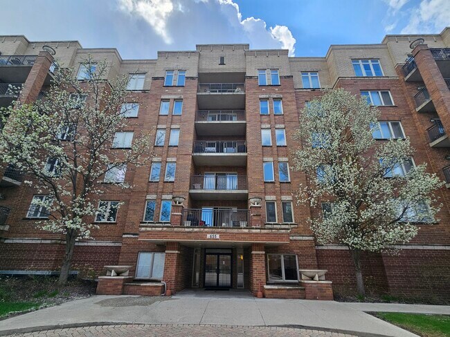Foto del edificio - 655 Perrie Dr