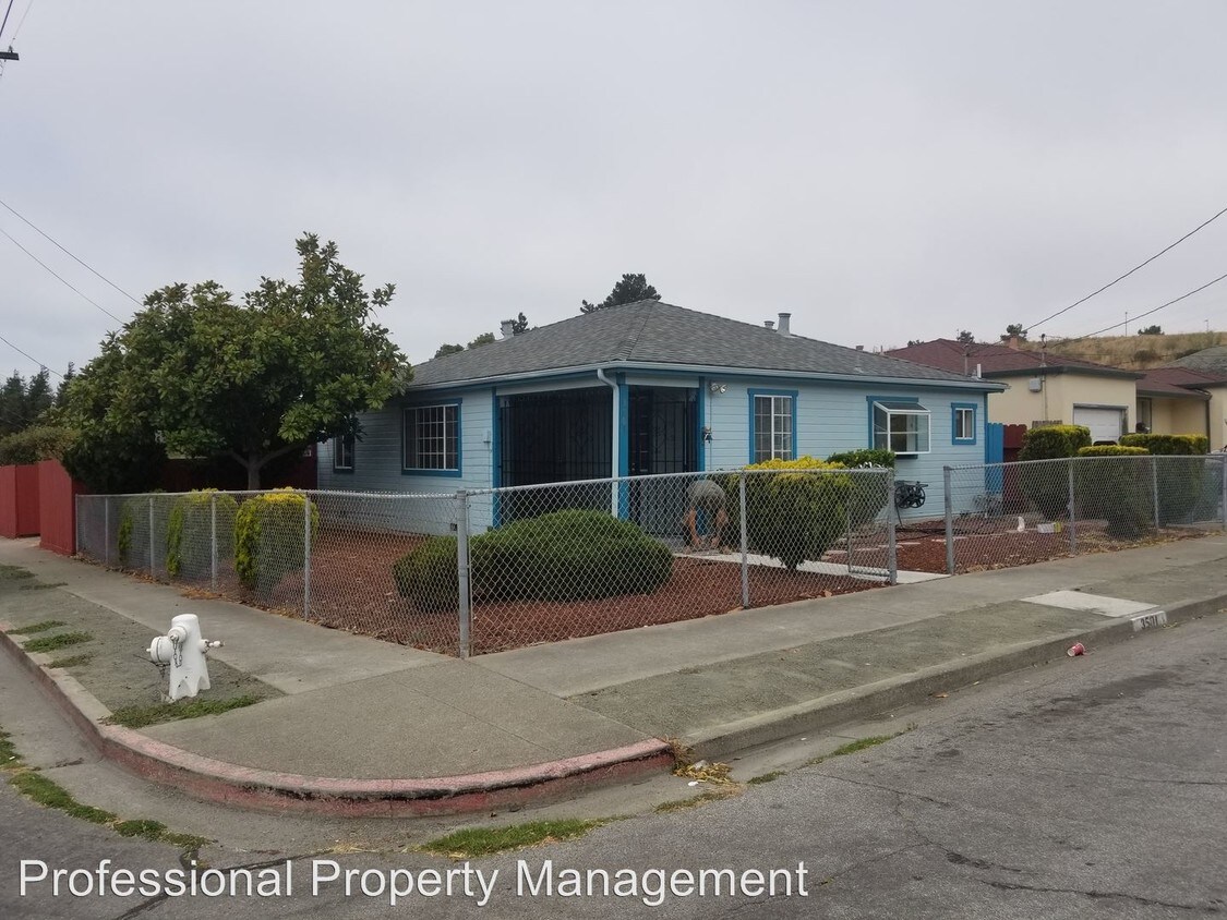 Primary Photo - 3501 11th St