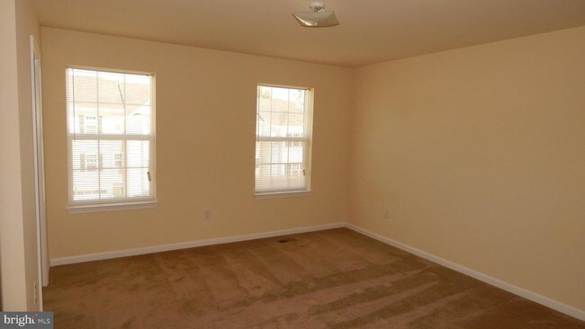 Building Photo - 643 Jacobsen Cir
