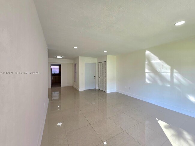 Building Photo - 7520 SW 82nd St