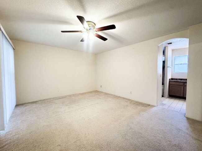 Building Photo - "Charming 3-Bedroom, 2-Bathroom Mesa Del S...