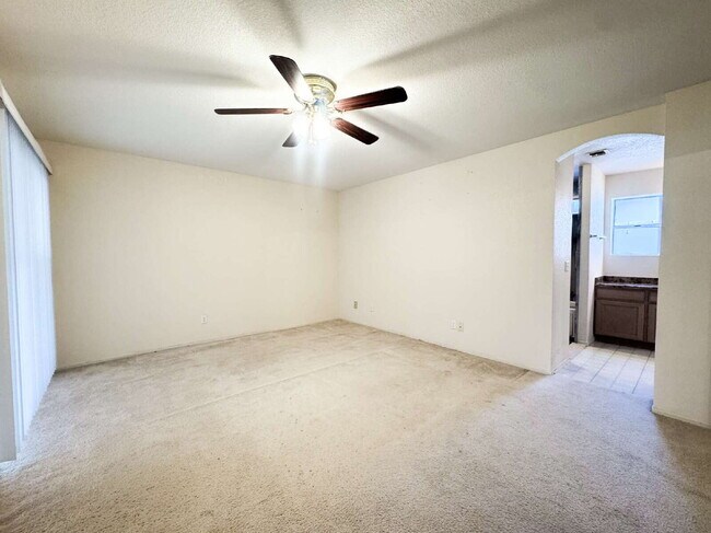 Foto del edificio - "Charming 3-Bedroom, 2-Bathroom Mesa Del S...