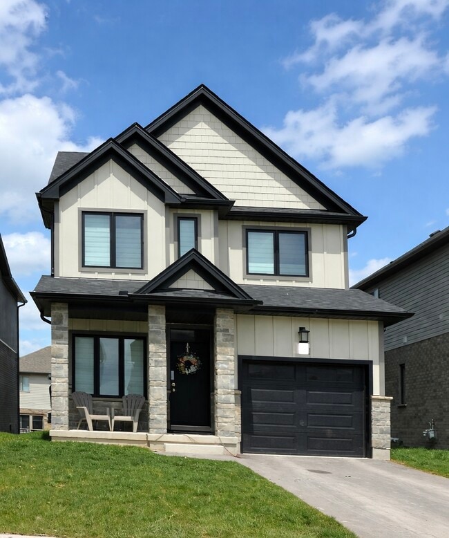 Building Photo - 3089 Turner Crescent