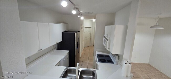 Foto del edificio - 8541 Athena Ct