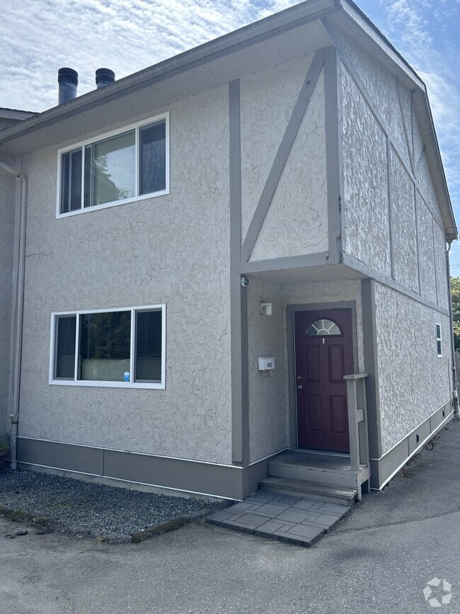 Building Photo - 1592 Fuller St