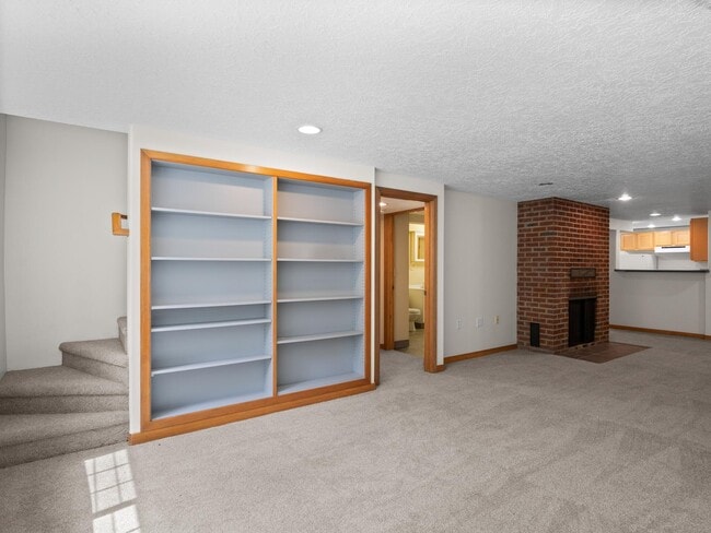 Building Photo - 758 SE Lambert Cir
