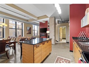 Building Photo - 350 St Peter St Building Photo - 350 St Peter St