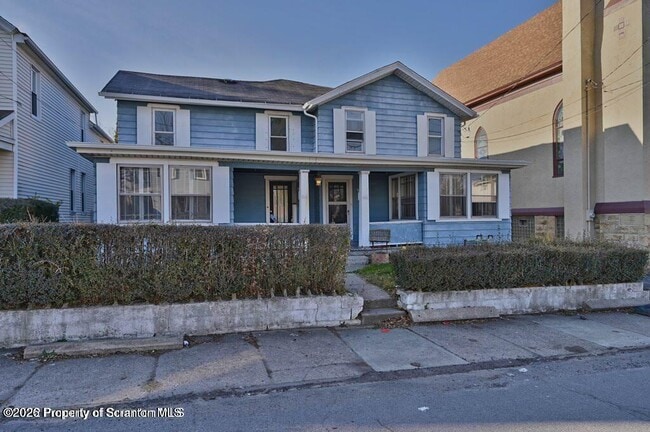 Building Photo - 418 W Market St