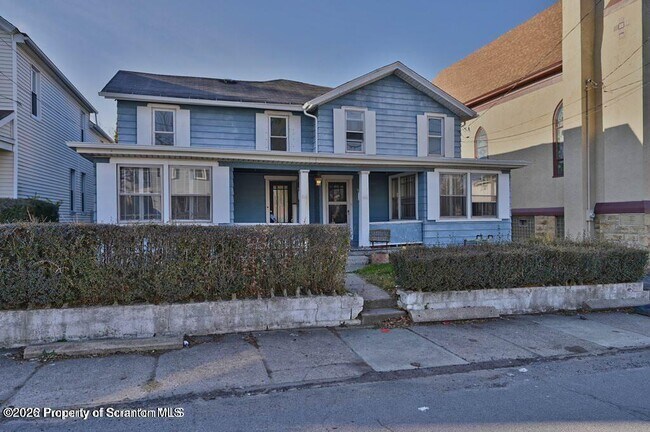 Foto del edificio - 418 W Market St