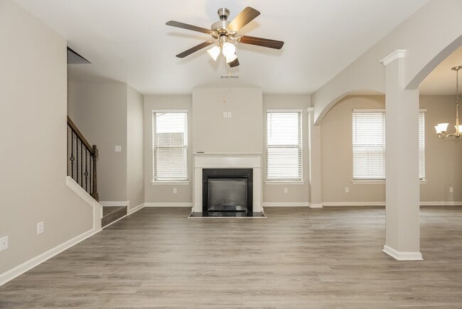 Building Photo - 5671 Rhine River Rd