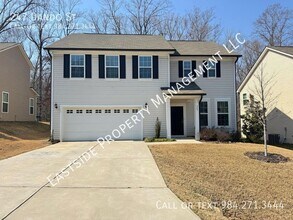 Building Photo - 247 Dando St