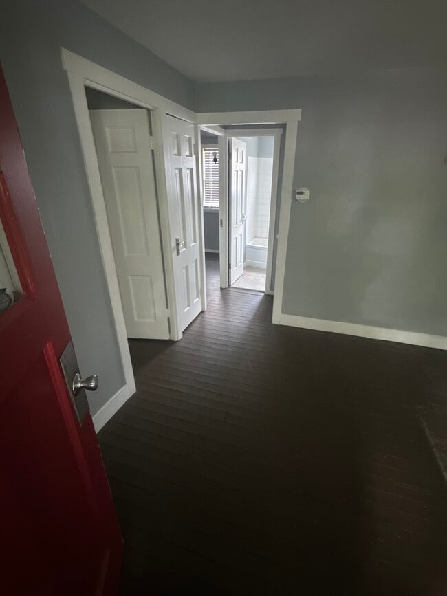 Building Photo - 751 S Miller Ct