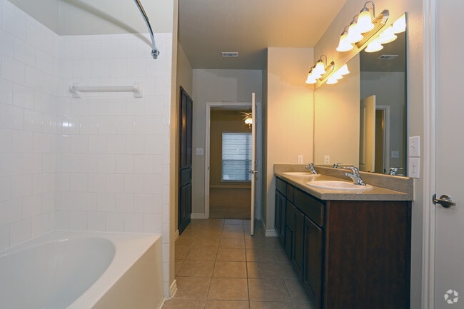 Bathroom - RETREAT AT NORTH BLUFF