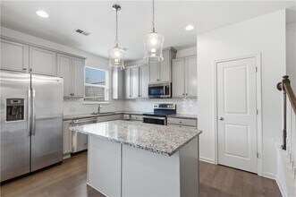 Building Photo - 2384 Belmont Pl