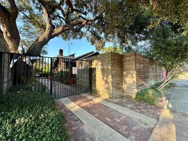 Foto del edificio - 2614 White Oak Dr
