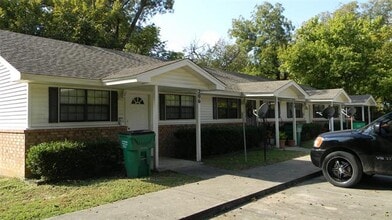 Building Photo - 204 2nd St