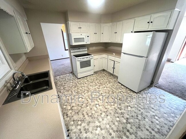 Building Photo - 2028 N 70th St