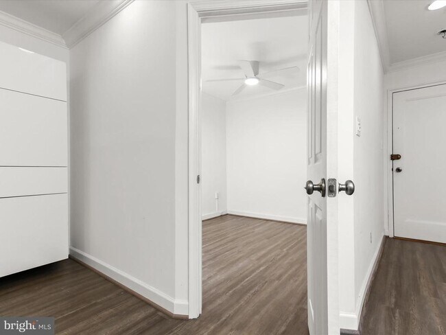 Foto del edificio - 2325 42nd St NW
