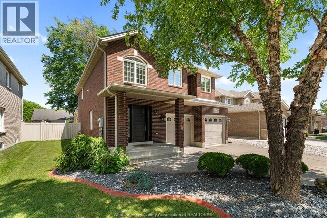 Photo du bâtiment - 1376 Lakeview Ave