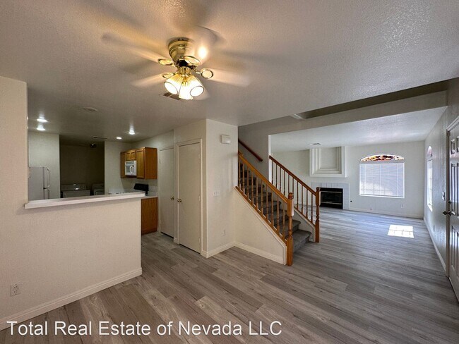Foto del edificio - 3 br, 2.5 bath House - 925 Radiant Star St...